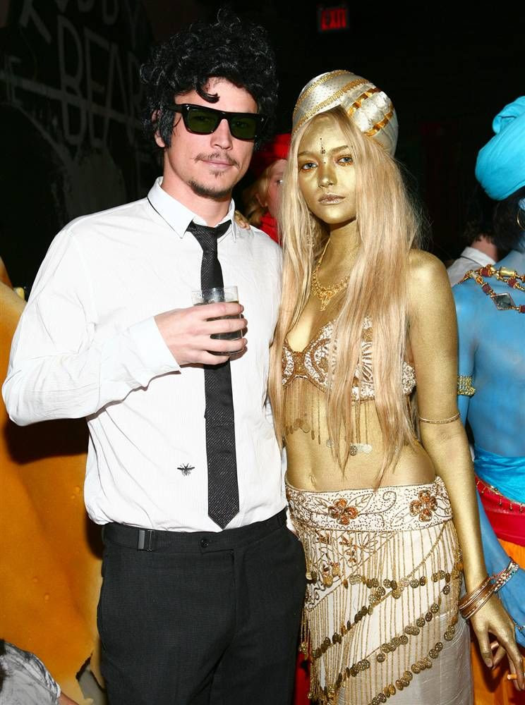 Celebrities in Halloween Costumes 23 Pics