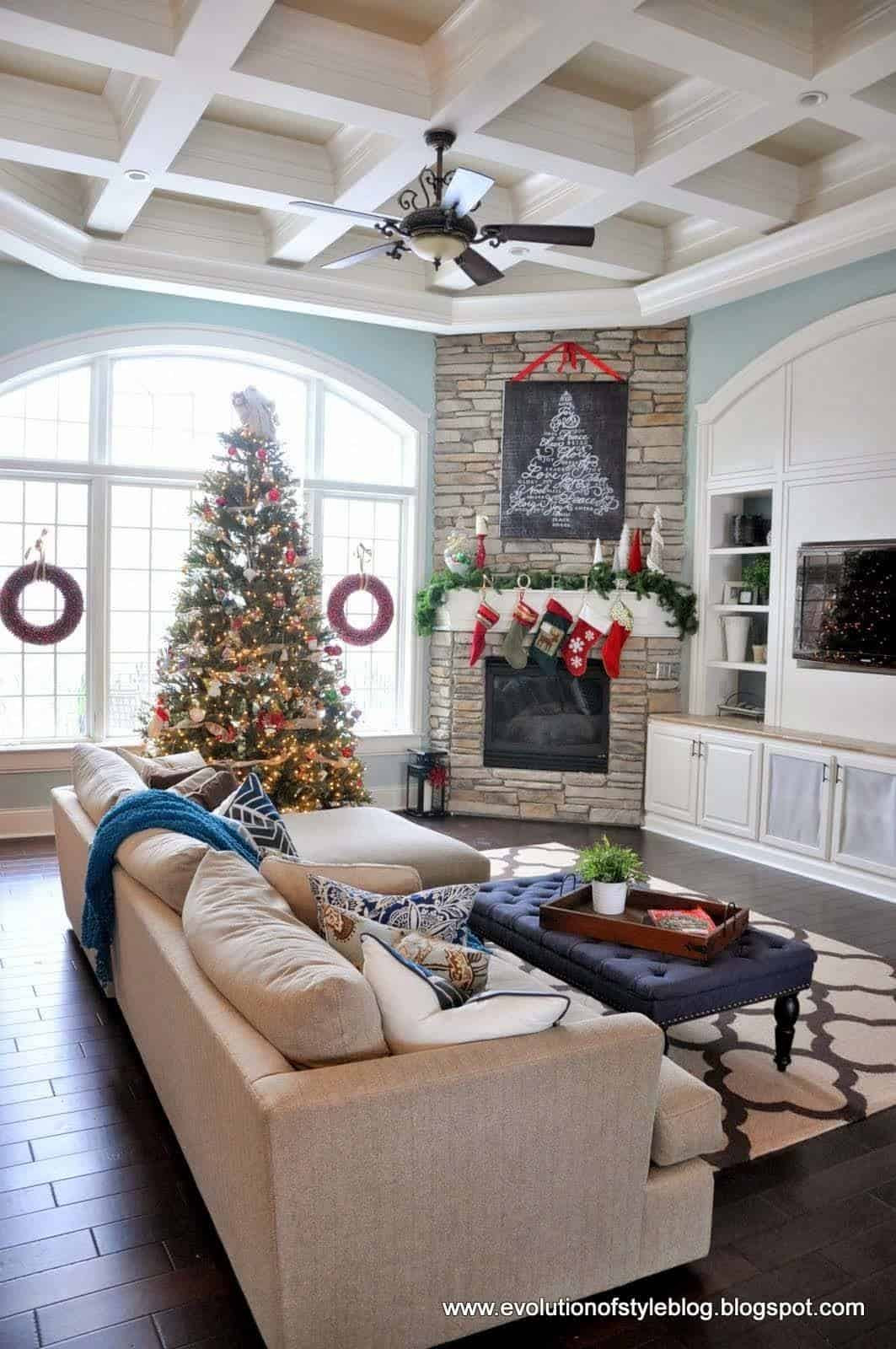 40 Christmas decorated spaces to put you in a holiday mood 40 Christmas decorated spaces to put you in a holiday mood