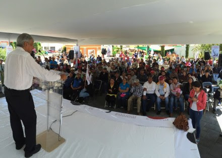 Andrés Manuel López Obrador en Zitlaltepec, Tlaxcala. Foto: Especial