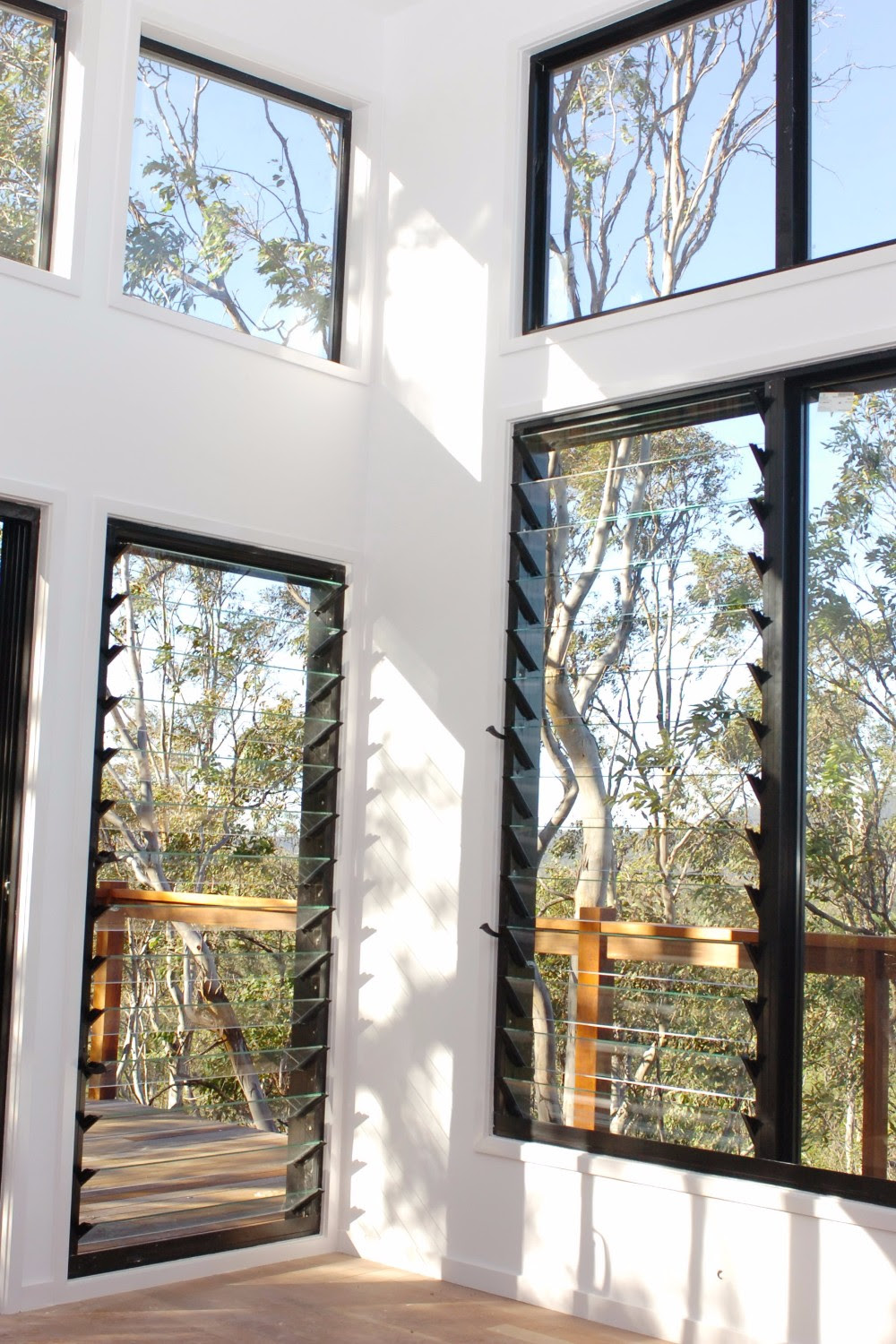 aluminium window rate in lahore - Steel windows provide more durability and strength as compared to wooden windows but lack in aesthetic looks and are prone to rusting