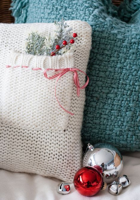 Cute And Cozy Knitted Christmas Decorations