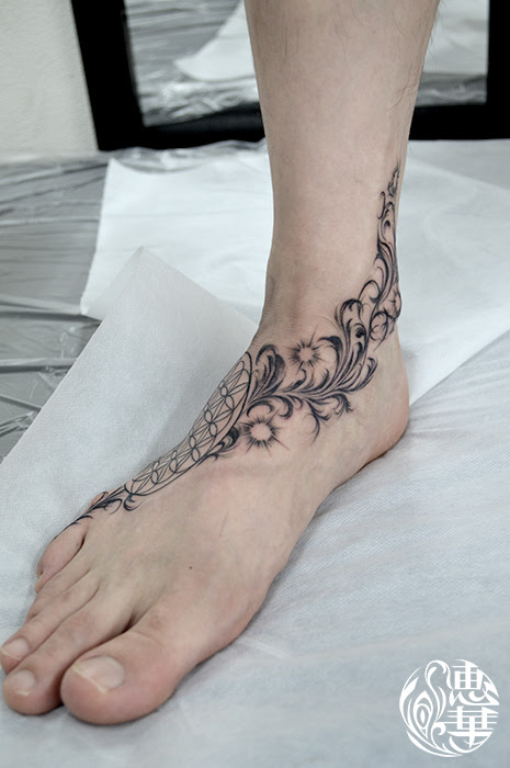 生命の花 円 Flower Of Life Tribal Tattoo 恵華 Keika 東京港区田町のタトゥースタジオ 墨篝 Sumi Kagari