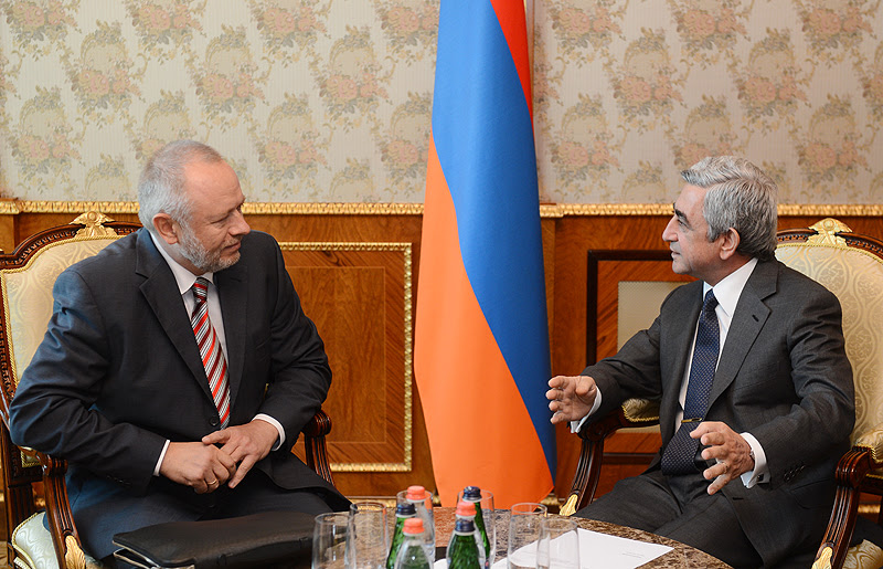 http://www.president.am/files/pics/2013/08/14/3592_b.jpg