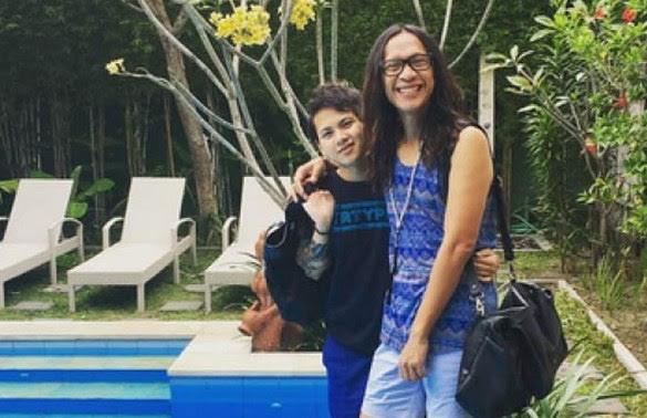 Foto: Hal ini yang Tidak Didapatkan Aming dari Evelyn hingga Ia Putuskan Cerai http://ift.tt/20kt43r - Berita Terbaru Terkini Hari Ini -  Kemelut rumah tangga aktor dan komedian Aming Supriatna Sugandhi (38) dengan istrinya Evelyn Nada Anjani (25) menyita perhatian publik. Misteri penyebab keretakan dan pemicu perceraian pasangan selebriti ini bikin penasaran publik, Rabu (8/3/2017).