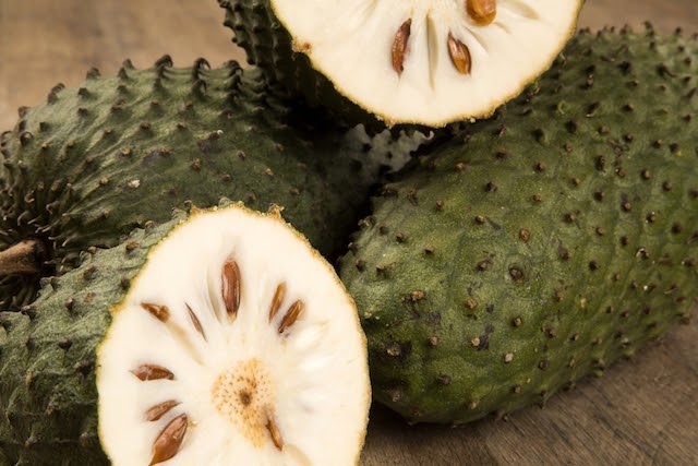 How To Prevent Prostate Cancer Naturally / Graviola - A superfruit for cancer prevention | NaturalHealth365