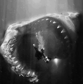 不思議館 海にまつわる恐ろしい話 湖底に潜む巨大生物