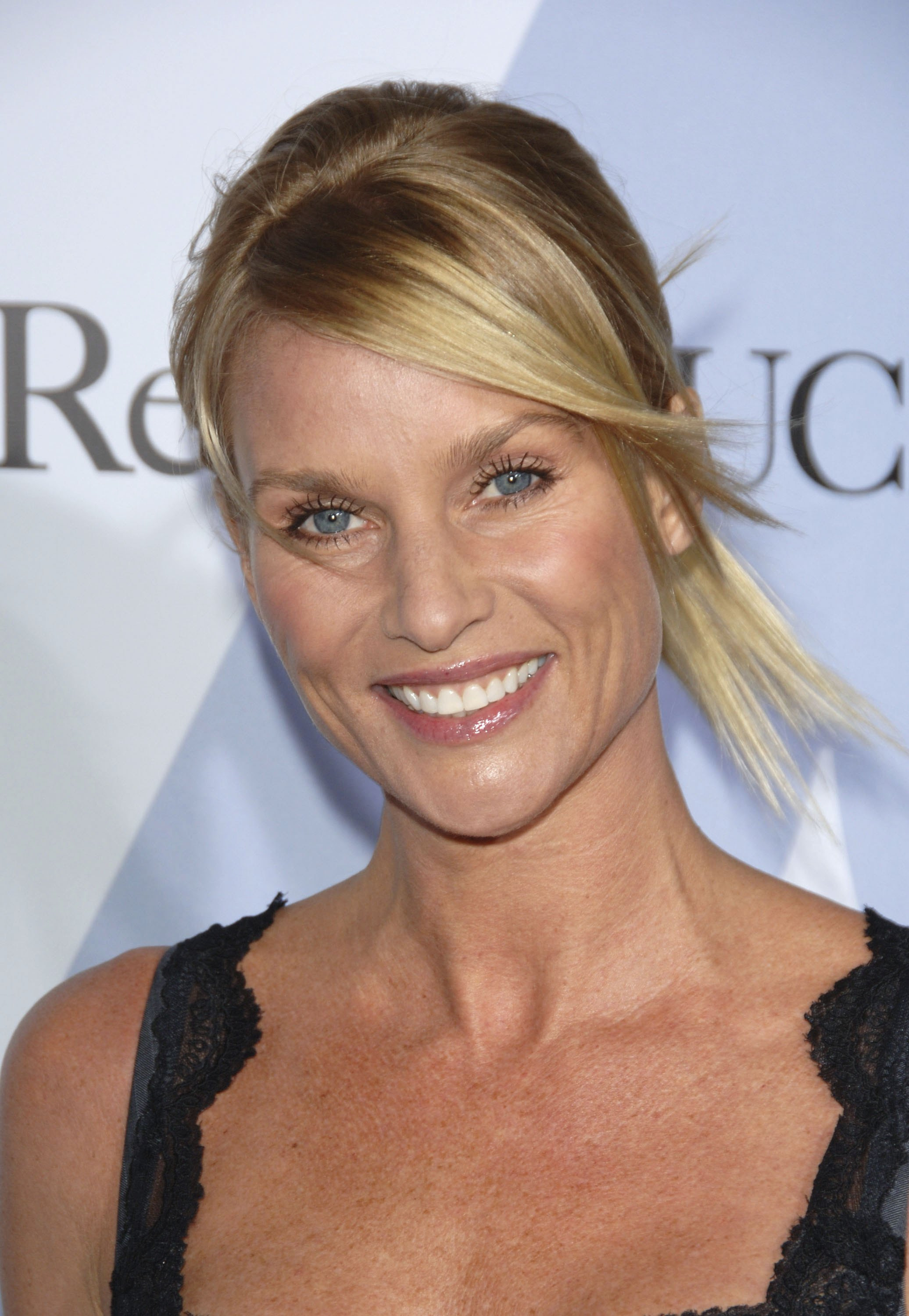 Nicolette Sheridan photo #229331 | Celebs-Place.com