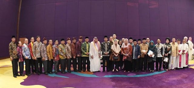 Foto: Penyesalan Yenny Wahid Ketika Bertemu Raja Salman www.SumutTopNews.com - Berita Terbaru Terkini Hari Ini - Pemimpin Wahid Institute, Zannuba Ariffah Chafsoh Rahman Wahid alias Yenny Wahid mengatakan para tokoh agama yang menemui Raja Salman bin Abdulaziz al-Saud mendapatkan kesempatan berbicara.