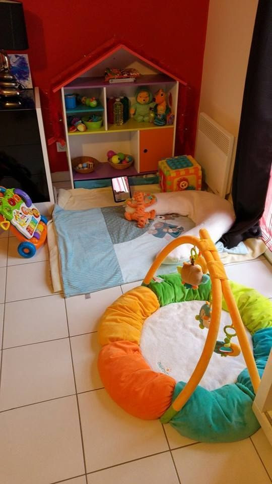 Montessori Coin Nido Et Jouets Bebe De Ses 3 A 6 Mois Le Blog De Carole