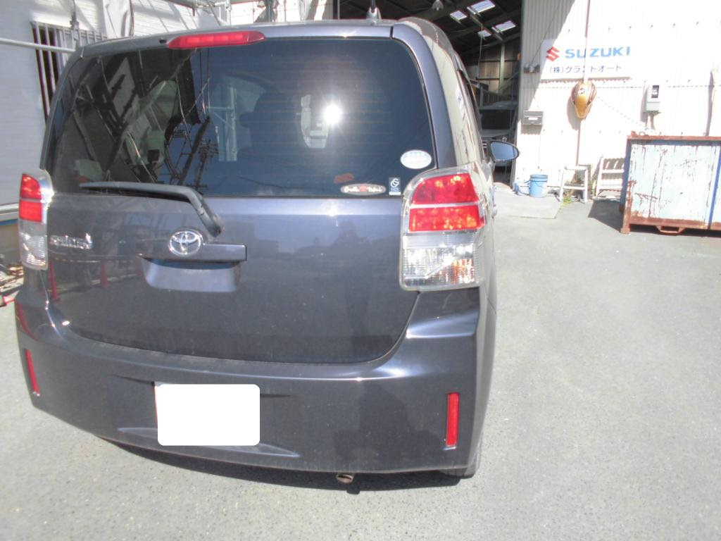 テールランプ交換 トヨタ スペイド ４ 修理 施工実例 浜松 磐田 車の板金塗装 キズ 凹み修理のグランドオート