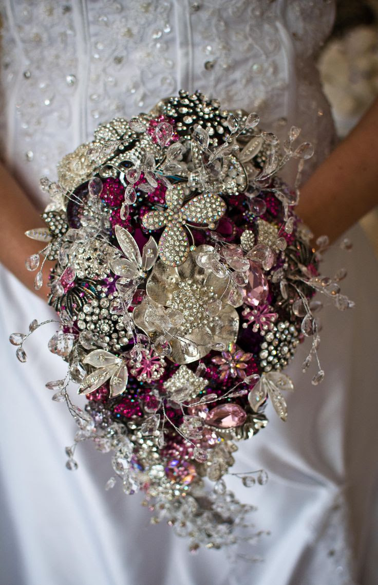 AWESOME! I want to make this for a bride someday!