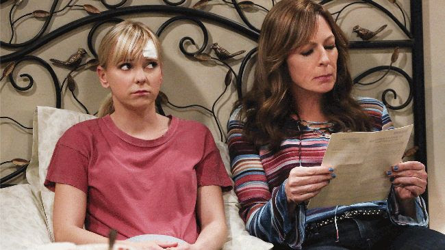 Anna Faris and Allison Janney