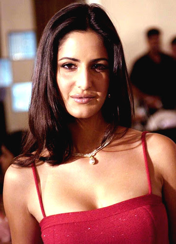 Katrina Kaif posing for photo in 2003
