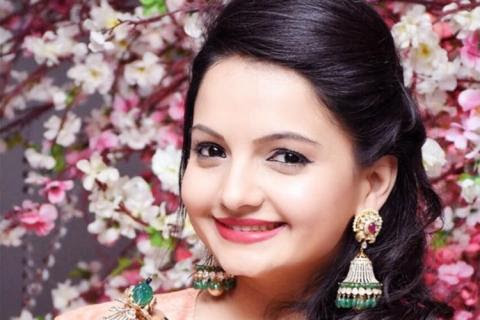 Foto: Giaa Manek Sampaikan Pesan Menyentuh untuk Fans, Setelah tak Lagi Main di 'Gopi' http://ift.tt/20kt43r - Berita Terkini Giaa Manek Terbaru Hari Ini -Keterlibatan Giaa Manek di serial Gopi memang tak berlangsung lama. Setelah jadi bintang utama sejak 2010, sang aktris memutuskan keluar pada 2012. Sejak itu, Gopi yang masih tayang hingga kini di India diperankan oleh Devoleena Bhattacharjee. Episode Gopi di ANTV pun kini tak lagi menampilkan Giaa Manek sejak Minggu (29/1/2017).