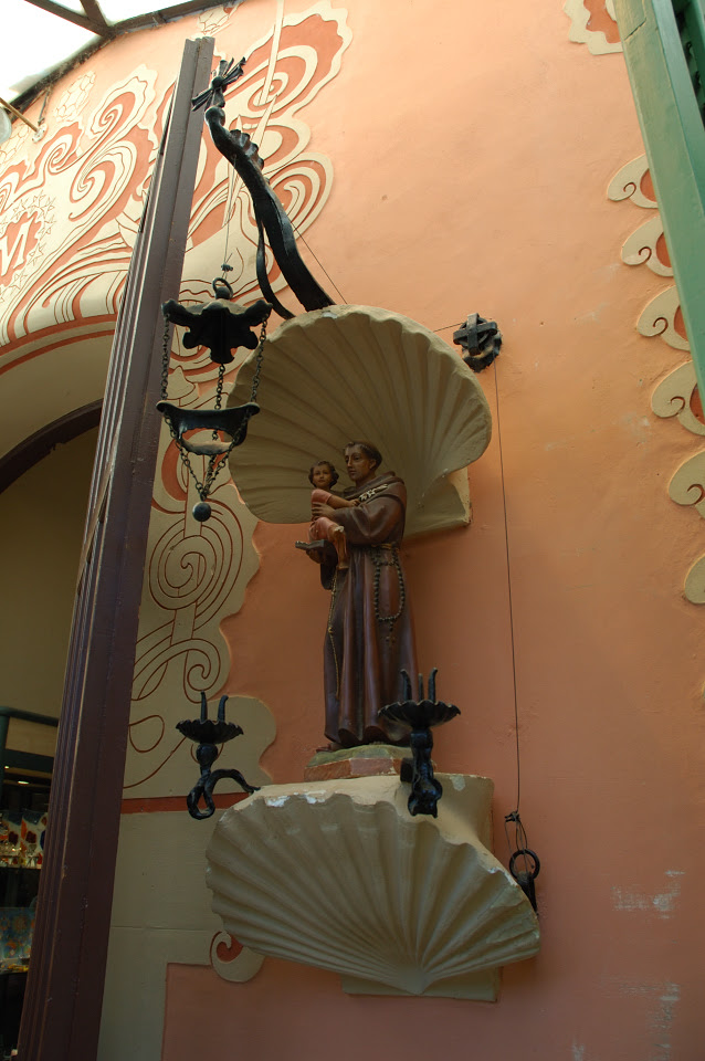 Figure of Saint Holding Child at Park Guell [enlarge]
