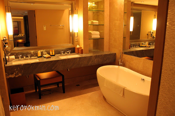 Club Room, Marina Bay Sands Hotel Singapore