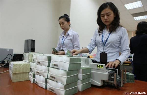 Thanh khoản ngân hàng chịu áp lực cuối năm