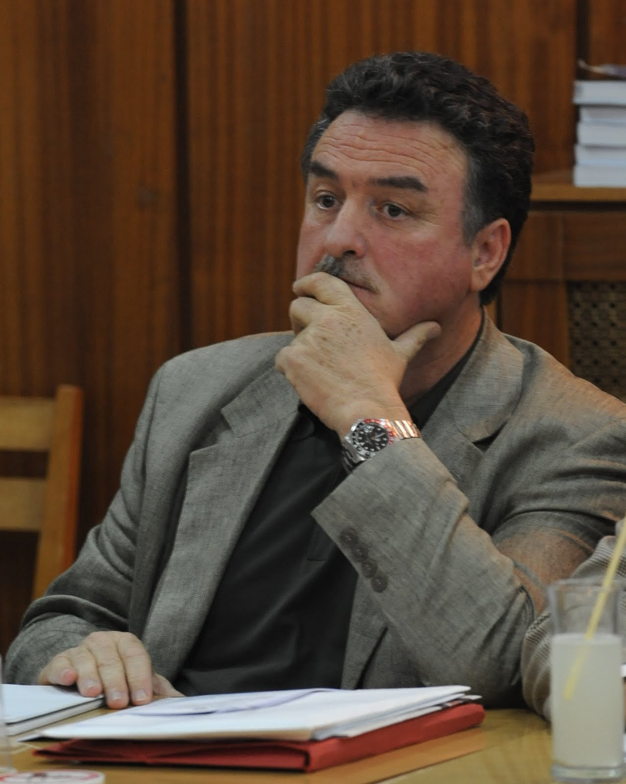 http://www.report24.gr/wp-content/uploads/11214.jpg