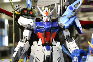 ｍｇ パーフェクトストライクガンダム スペシャルコーティングｖｅｒ の完成見本を展示 ガンプラexpo ワールドツアージャパン 16 Summerの現地レポート 早耳ガンプラ情報局