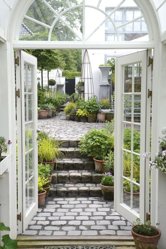 Cobblestone Patio Designs To Bring A Bit Of The Outdoors ...