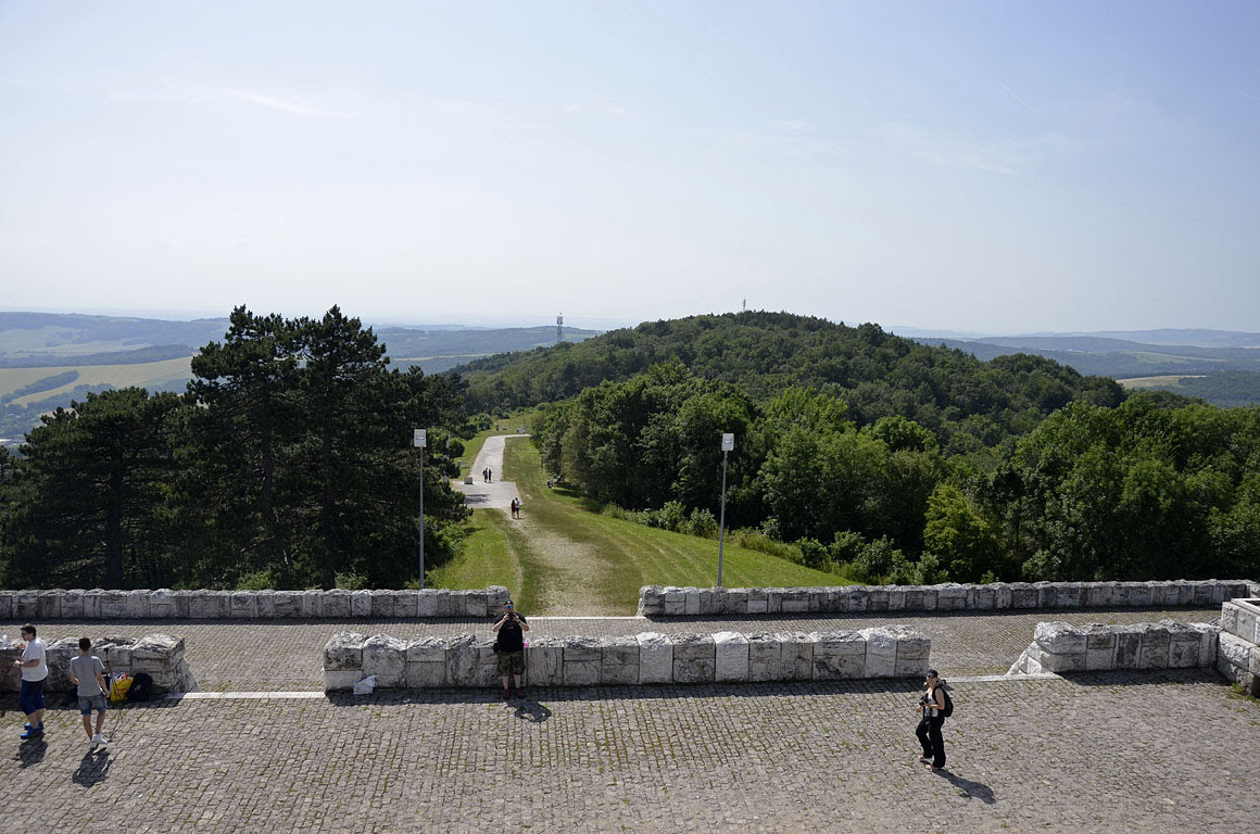 Brezová pod Bradlom: mohyla M. R. Štefánika na Bradle, 25 ...