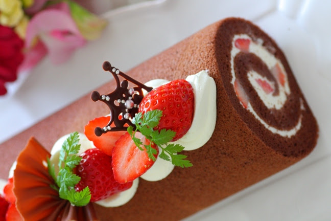 Happy Delicious Bakery 可愛いチョコロールケーキ