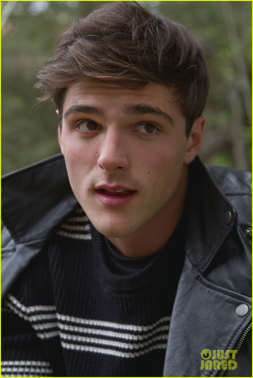 Get to Know 'Kissing Booth' Actor Jacob Elordi with These ...