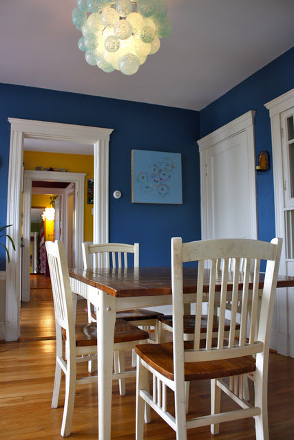 createaspace:

: Boston - Ila and Nate House Tour Redo : Apartment Therapy

I love the blue walls.