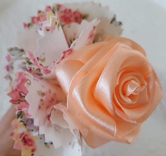 リボンローズの作り方と布で作る花 パーツとして使えます 花づくし 色々なお花を楽しみつくします