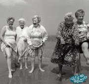 23+ Funny Pictures Of Old Ladies At The Beach, Great!