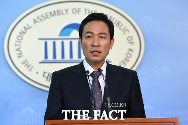 TF포토 우상호-박영선, '악수하는 민주당 서울시장 예비후보 ...