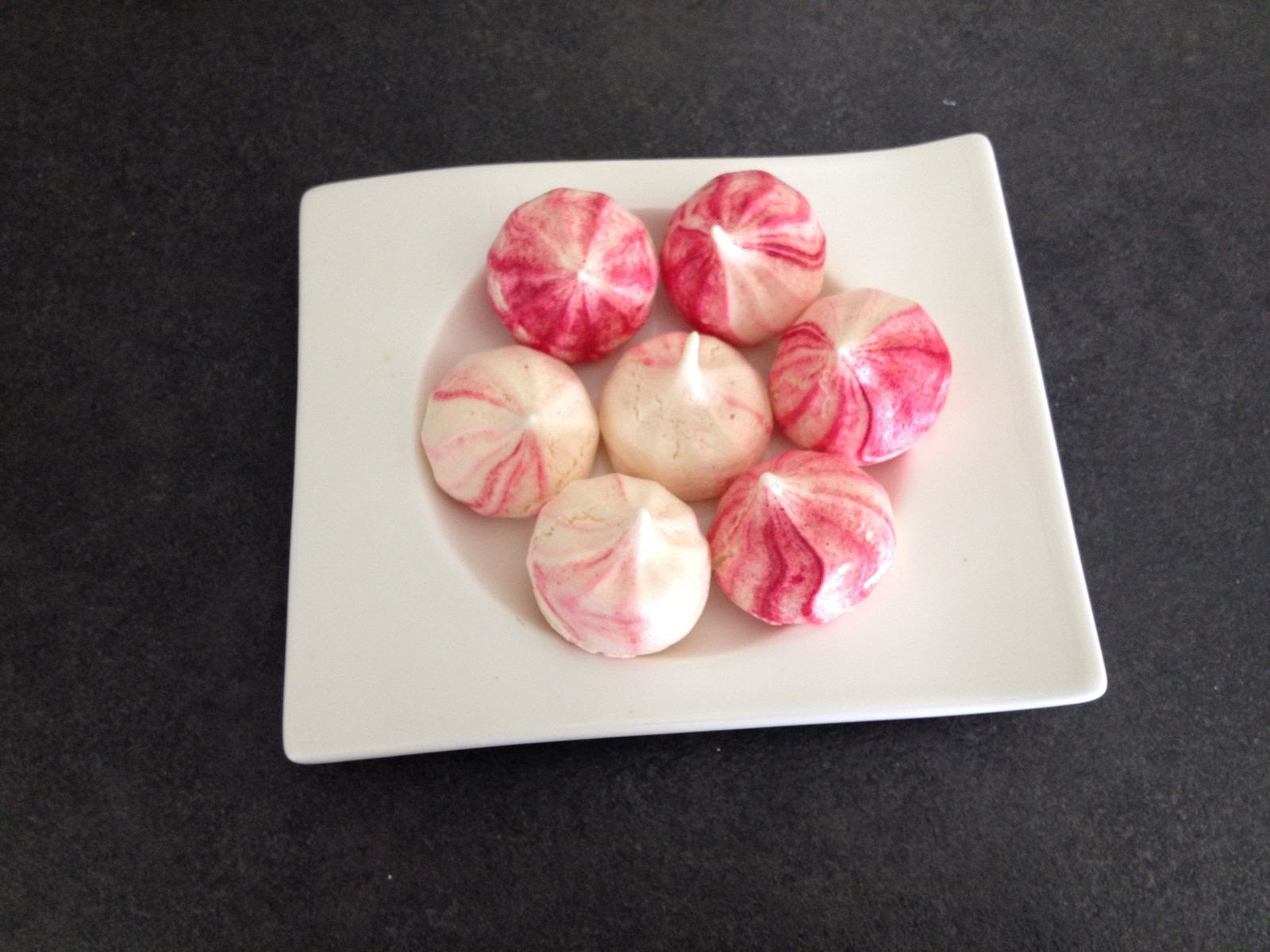 Recette Meringues Molles A L Interieur Colorees Astuce Pour Que