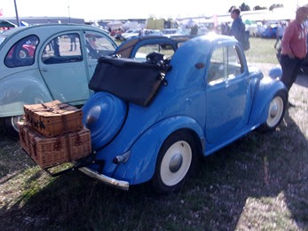 2022.09.17-261 Simca 5 et ses bagages