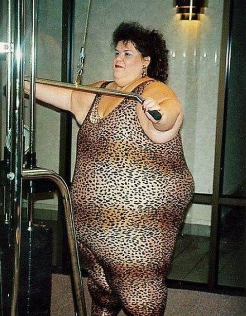 12 signs you need to go on a diet (12 pics)