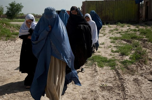 Więzienie za ucieczkę od męża brutala i bycie ofiarą ...