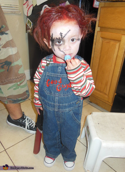 http://photos.costume-works.com/full/chucky22.jpg