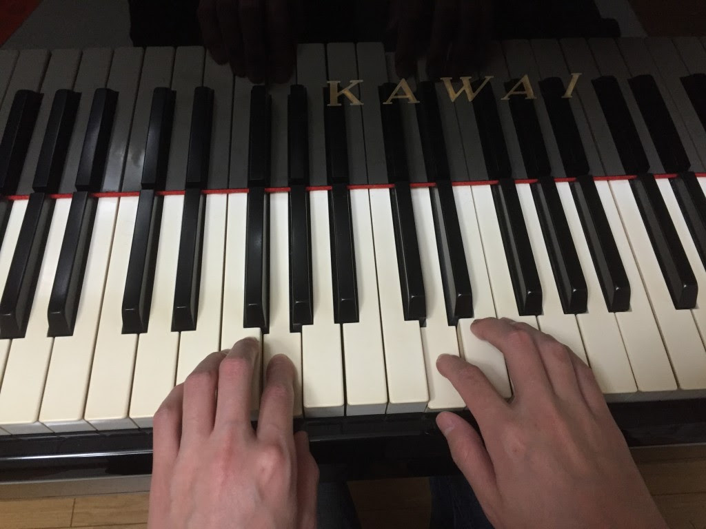 ピアノの鍵盤を弾くときに音が切れてしまうときの子どもへの教え方 はんなりピアノ