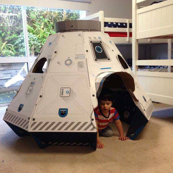 Space Pod Cardboard Construction Set Lets You Land Mars in 