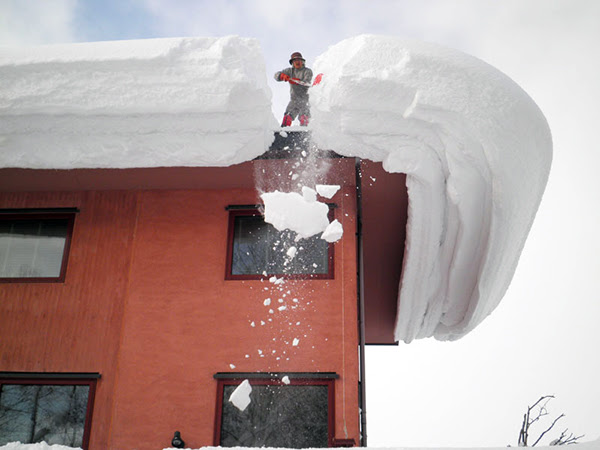 屋根の雪下ろし 除雪のスワット