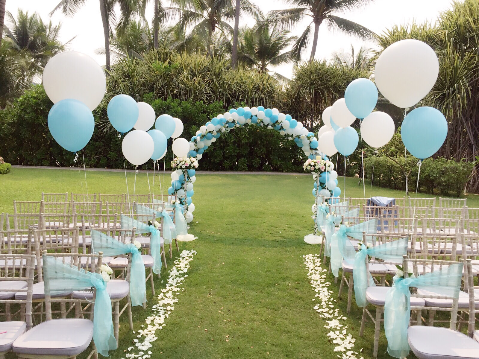 Wedding Balloon Decorations | Little Red Balloon Singapore
