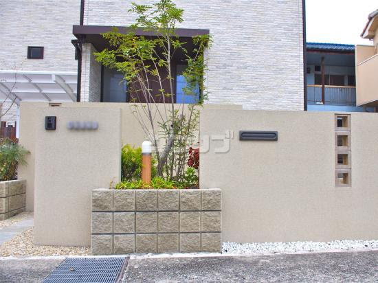 施工例 玄関前の目隠しデザインのシンプル外構工事 兵庫県姫路市