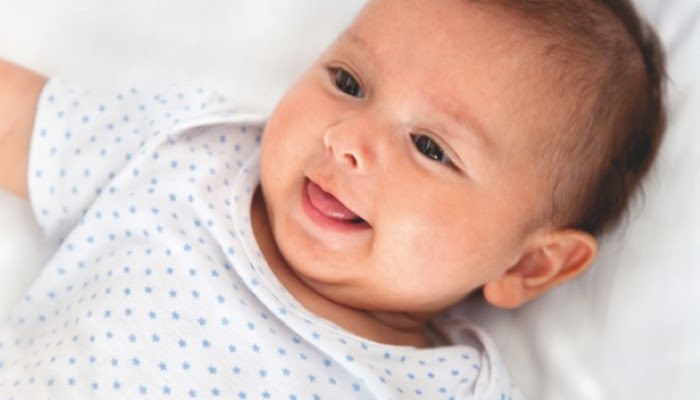 Votre Bebe A Mal A La Langue Quand Consulter Bebes Et Mamans