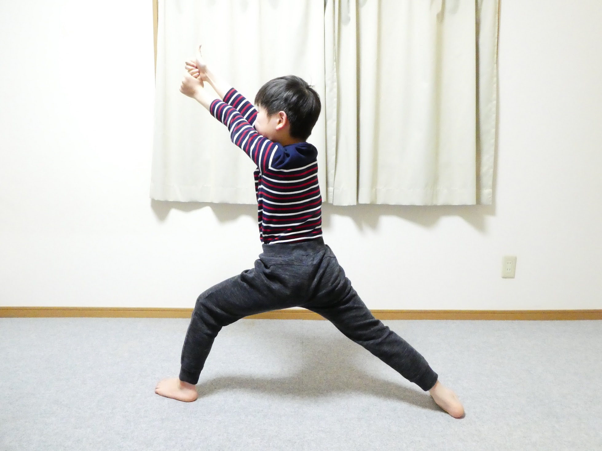 鬼滅の刃 をヨガで表現 炭治郎や善逸になりきって運動不足を解消せよっ 和樂web 日本文化の入り口マガジン