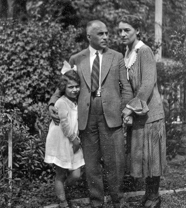 Hess with his wife Margarethe and daughter Ursula in the early Thirties