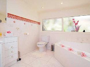 booking Annie Roe's Luxury B&B