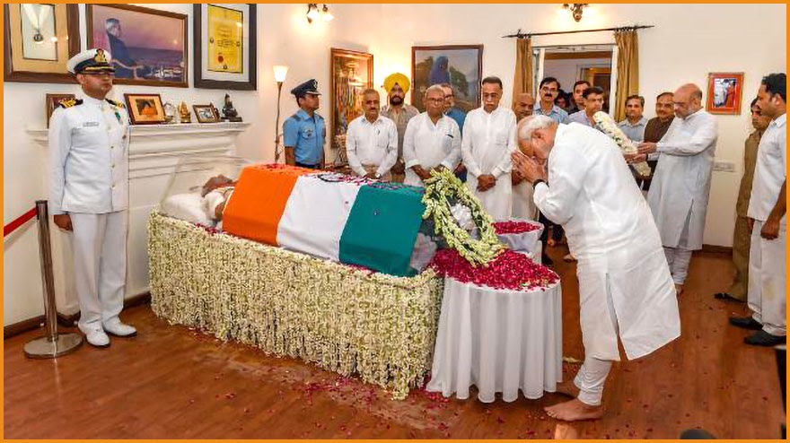Prime Minister of India, Sri Narendra Modi Paying Homage to Sri Atal Bihari Bajpayee at his residence Prime Minister of India, Sri Narendra Modi Paying Homage to Sri Atal Bihari Bajpayee at his residence