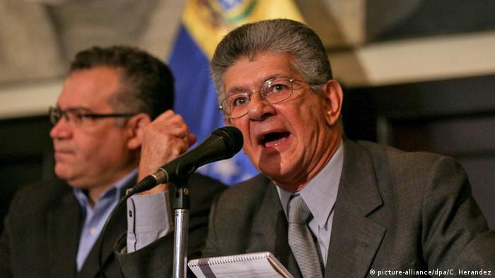 Venezuela Caracas Parlamentspräsident Henry Ramos Allup (picture-alliance/dpa/C. Herandez)