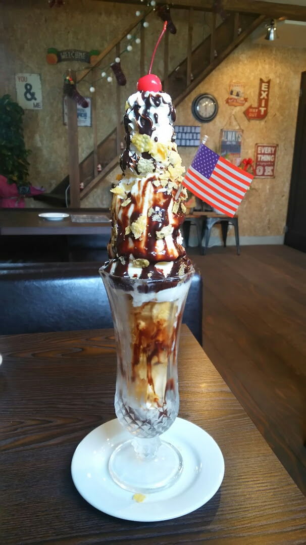 圧巻の30cm ド迫力のパフェが食べられるお店が南草津にオープンしました Kanariya 2nd Place By Siga 滋賀のママがイベント 育児 遊び 学びを発信 シガマンマ ピースマム