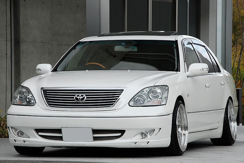 ヤンキーでヤン車なtoyota トヨタ セルシオ Celsior 30後期 130万円以上のカスタムなvip車