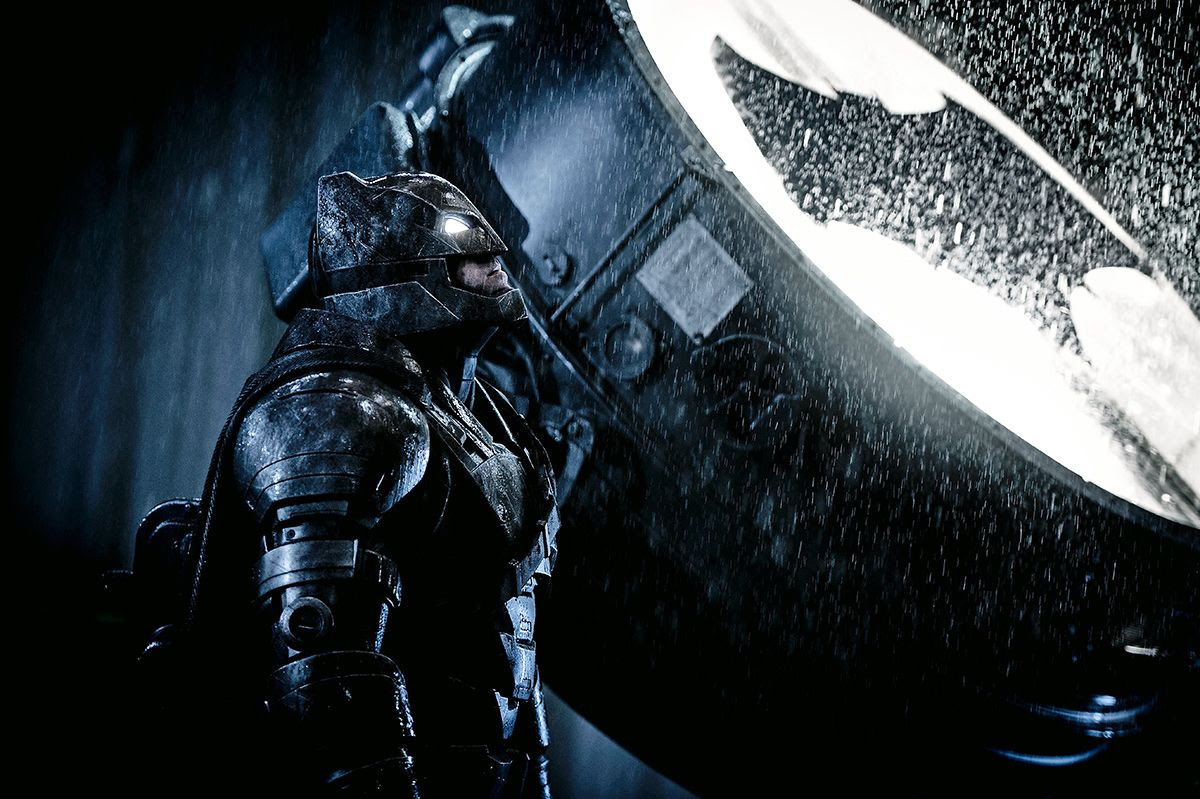 http://cdn.collider.com/wp-content/uploads/2015/07/batman-v-superman-dawn-of-justice-bat-signal.jpg